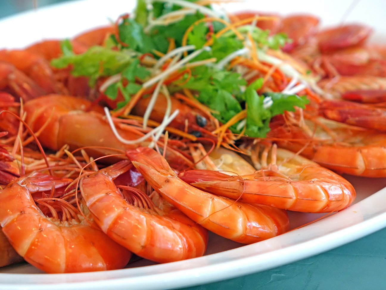 plate of cooked prawns