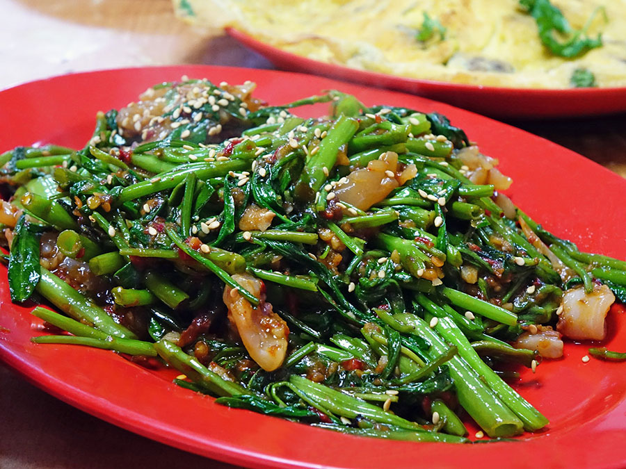 plate of water spinach salad